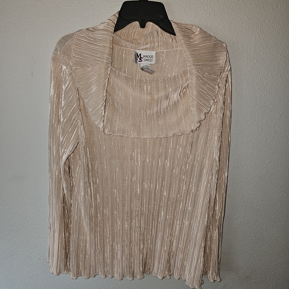 Maggie Sweet Women's Beige Pleated Long Sleeve Blouse Size L Pullover Boat Neck - Picture 4 of 13